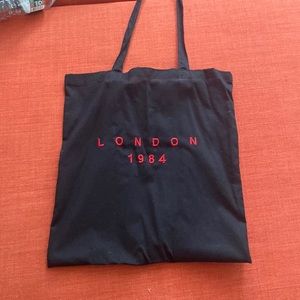 Tote bag